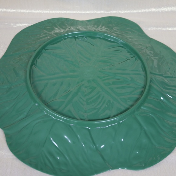 GARDENERS EDEN EMBOSSED SHAPED CABBAGE LEAF RD MELAMINE PLATTER TRAY 19" - GREEN - Picture 4 of 5